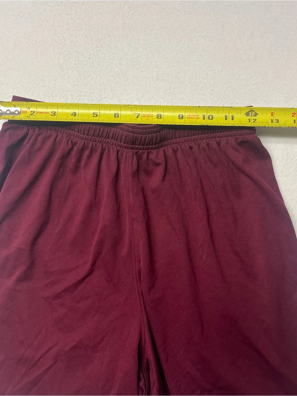 Under Armour Maroon Athletic Shorts Drawstring Men’s medium